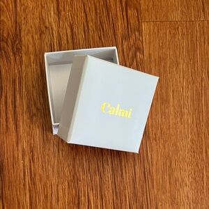 Calmi White and Gold Gift Box